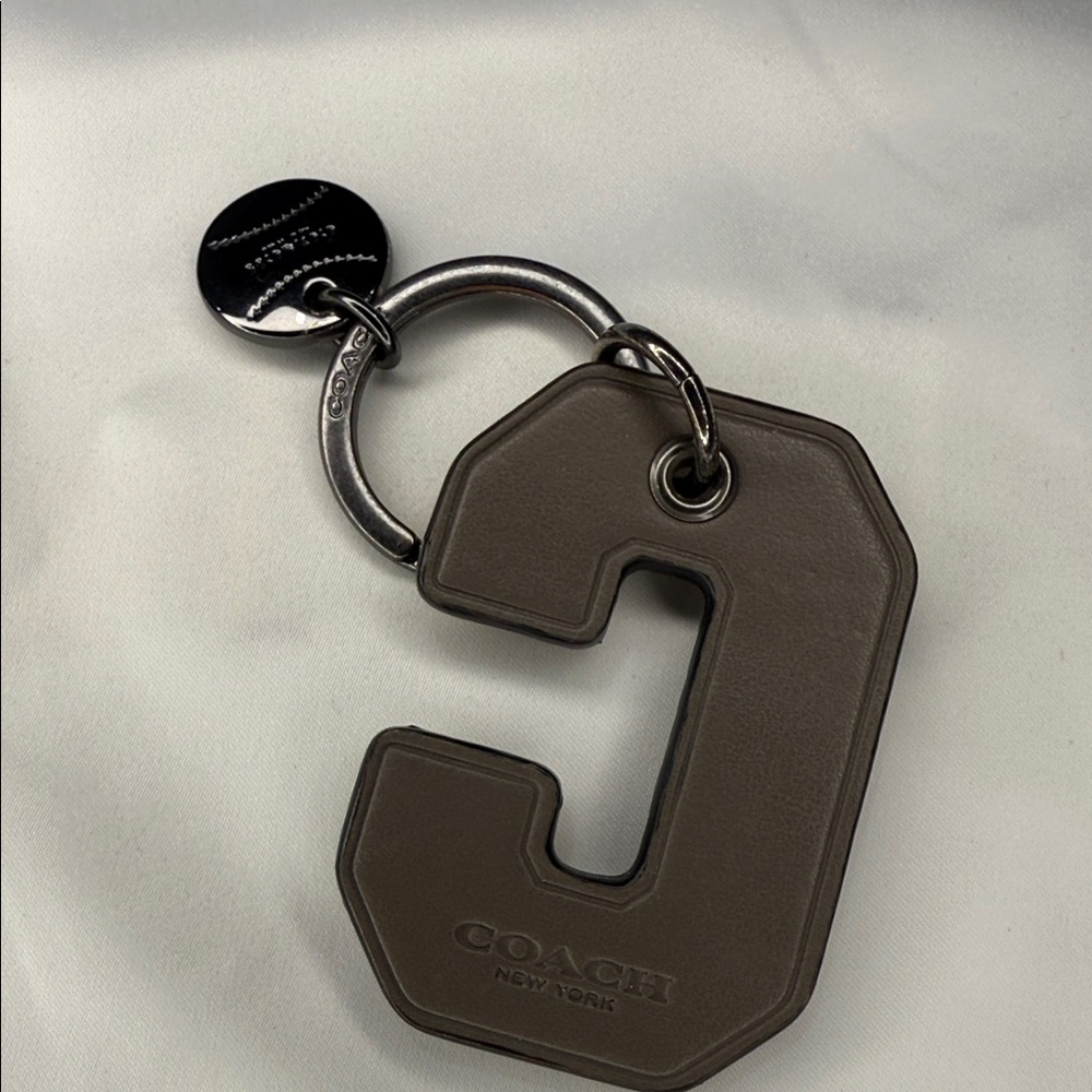 Coach Carmine Modern Varsity Baseball C Logo Leather Key Ring - Picture 2 of 3